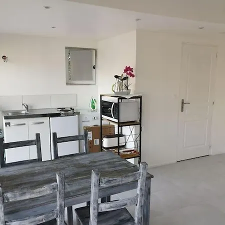 Lumineux Independant De Plain-pied Apartamento