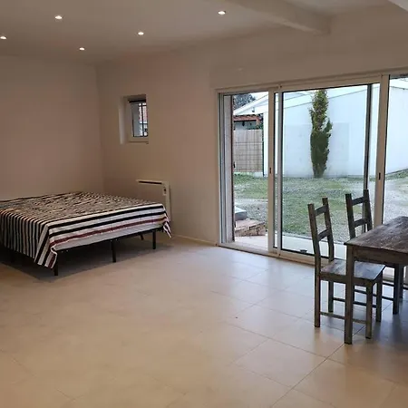 Appartement Lumineux Et Spacieux Indépendant *