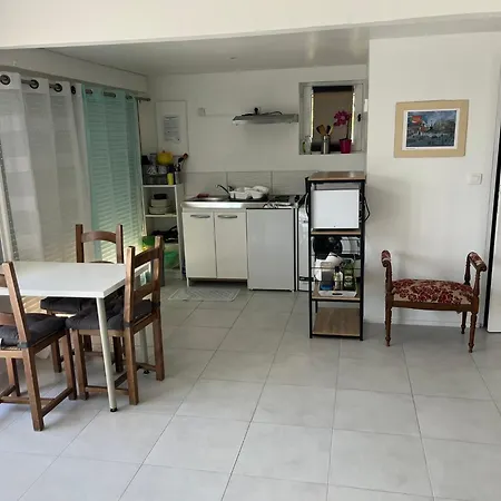 Lumineux Independant De Plain-pied Appartement *